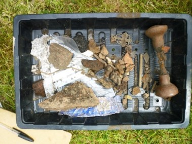 p1050104_finds-from-russs-test-pit